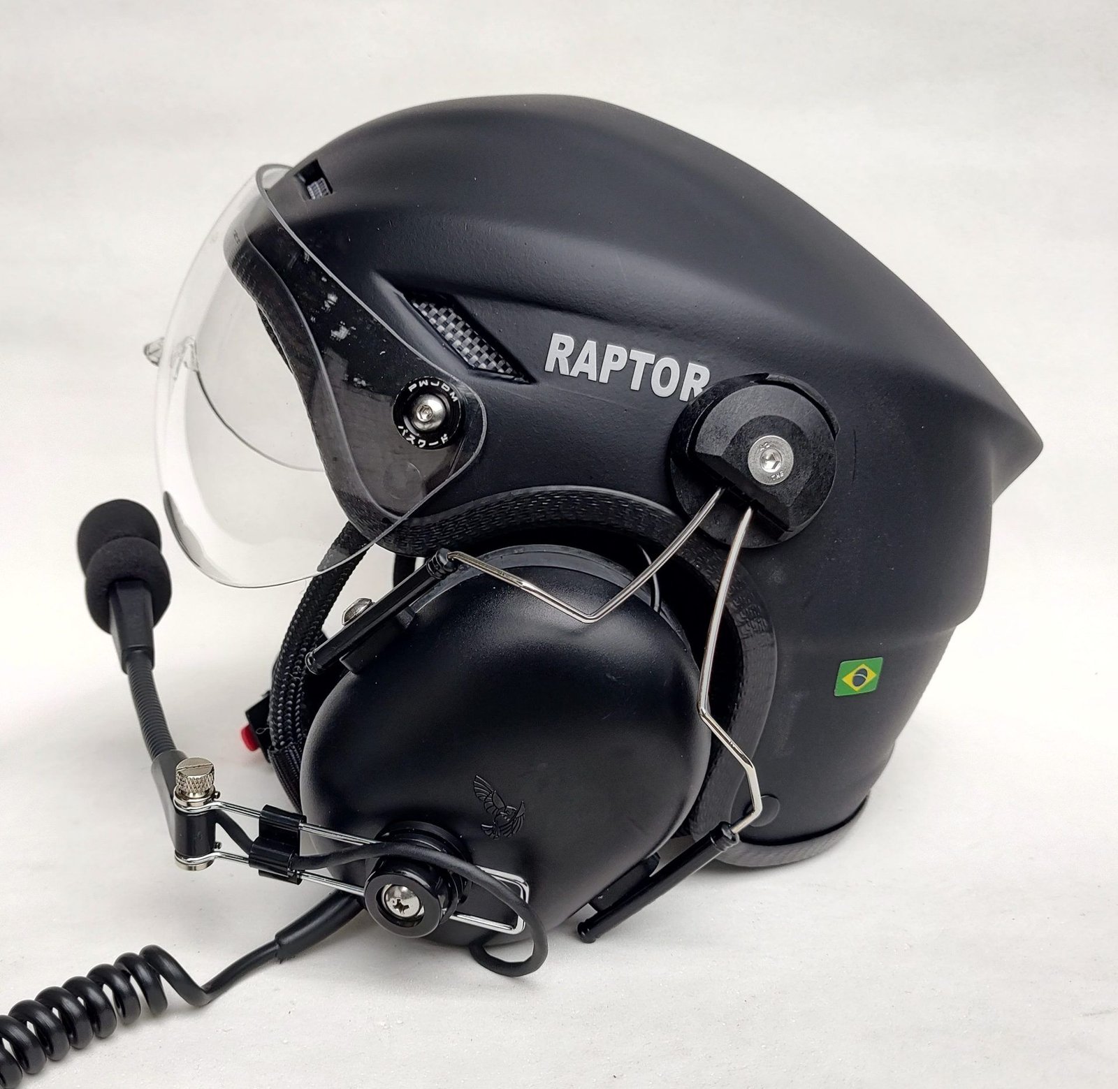 CAPACETE RAPTOR COR PRETO FOSCO COM VISEIRA MODELO TOP GUN E SISTEMA DE PRENDER A FONIA MODELO TIPO 3M - Imagem 13