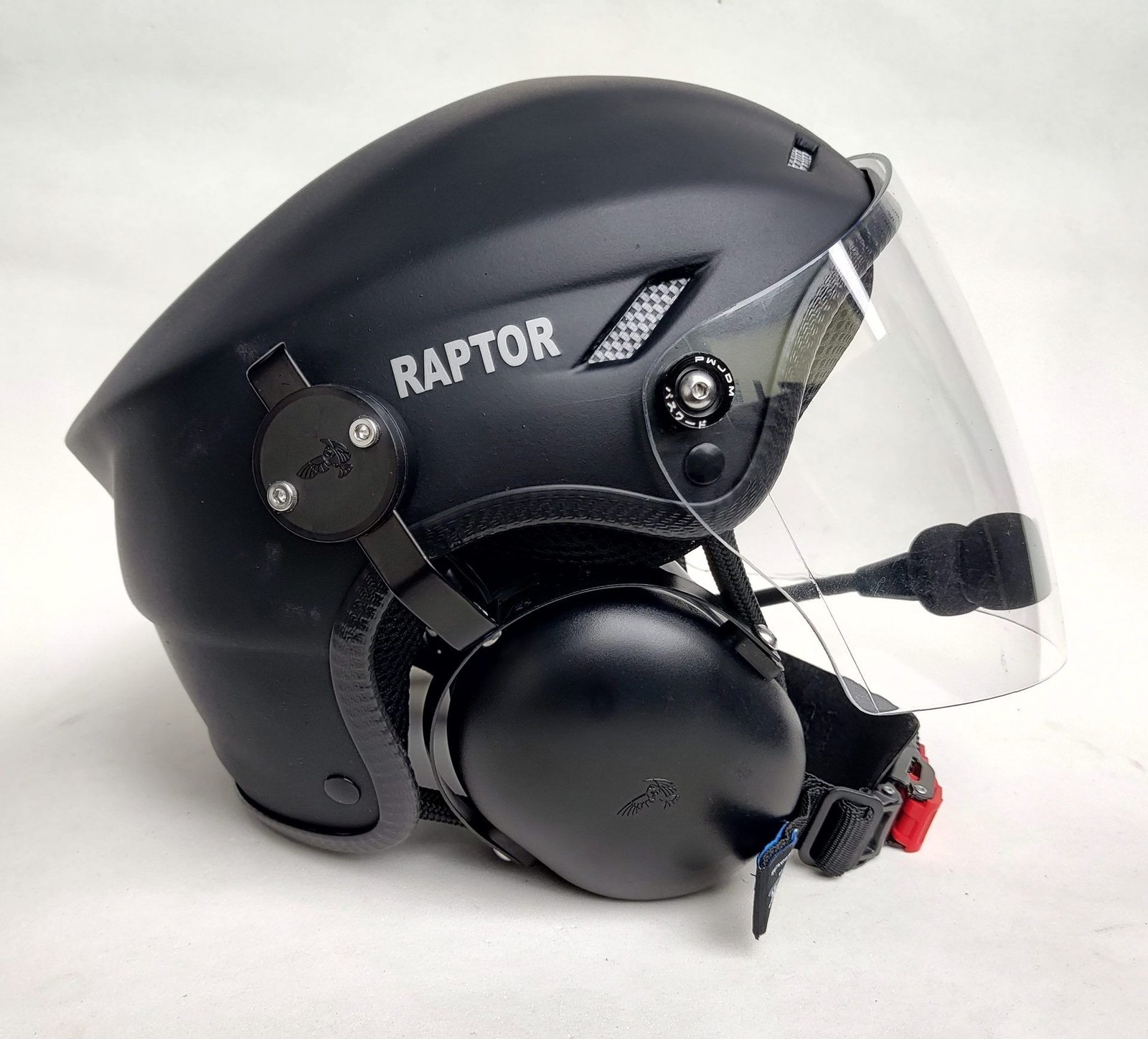 CAPACETE RAPTOR COR PRETO FOSCO COM VISEIRA MODELO FULL FACE E SISTEMA DE PRENDER A FONIA MODELO FLYTEC - Imagem 3